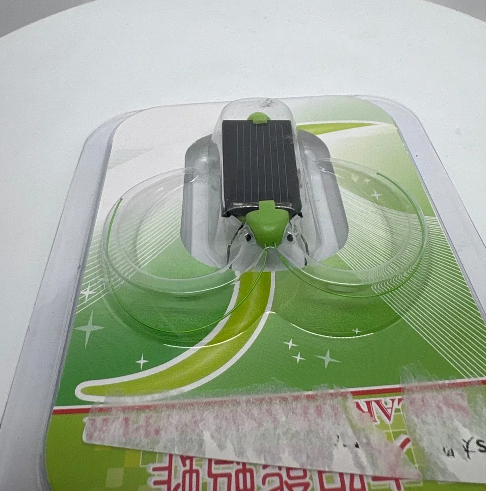 Solar Powered‎ Grasshopper Toy Educational Gadget Bug Novelty Green Science New